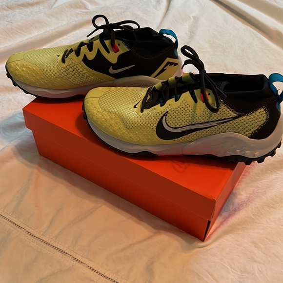 Brand new never worn Nike Women’s Wildhorse 7 size 10.5 - Picture 4 of 8